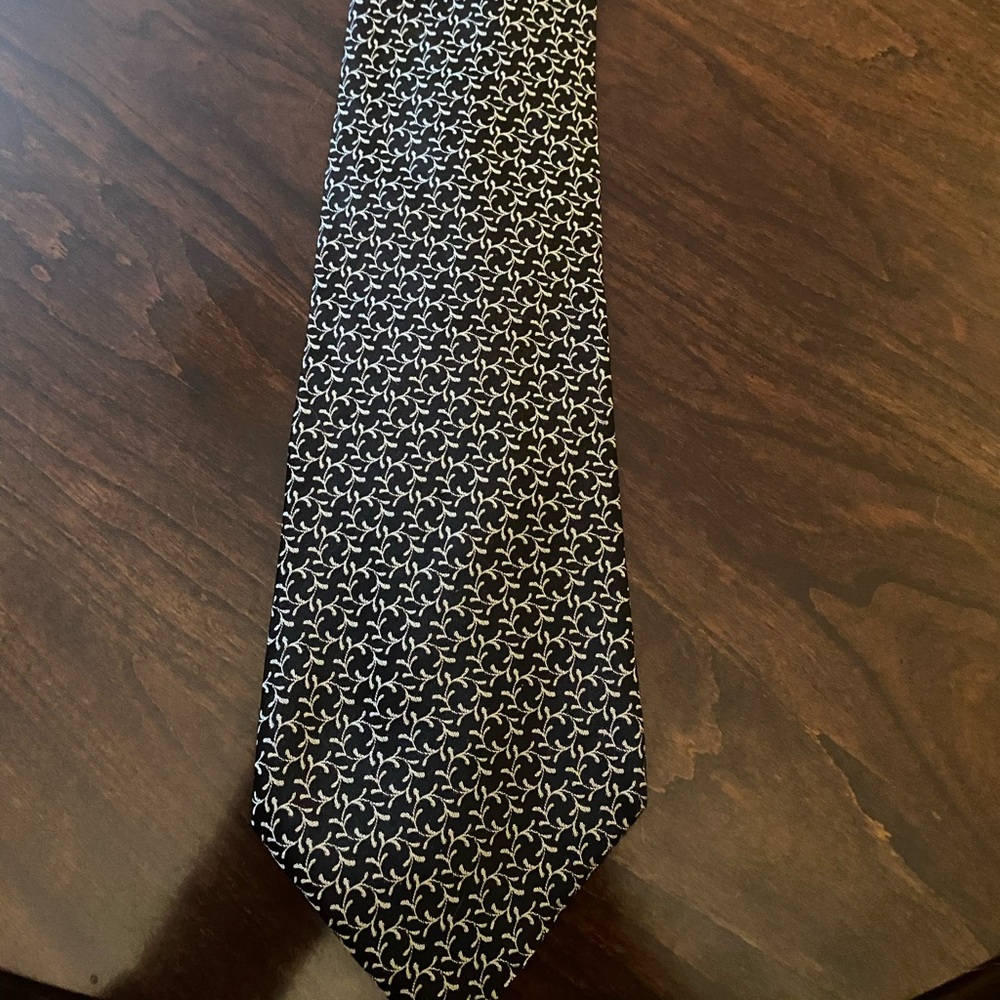 Geoffrey Beene Black and White Designer Tie